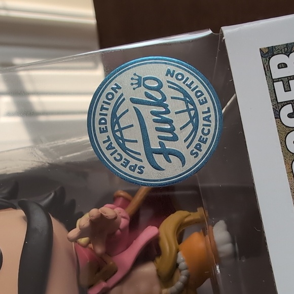 One Piece Funko Pop Gol D. Roger #1274 Special Edition - Picture 7 of 8